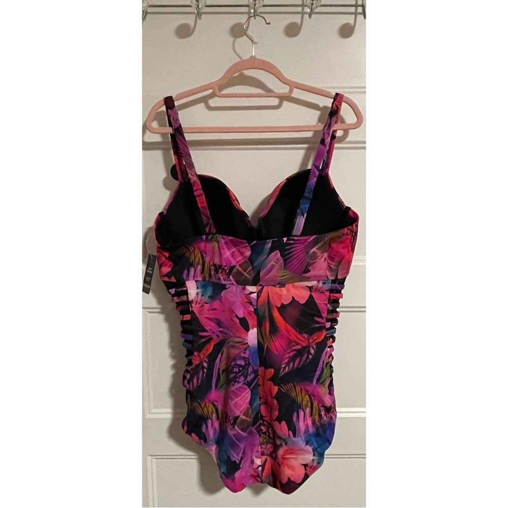 Torrid Underwire Tropical Floral One-Piece Swimsuit NWT SZ 1 and 2 - Picture 7 of 15